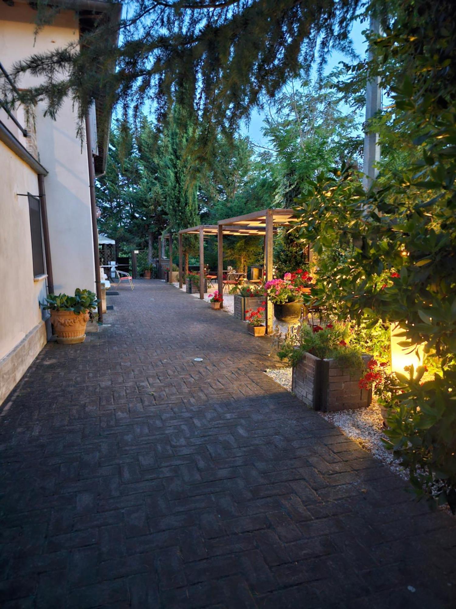 Hotel Convento Di San Martino In Crocicchio Urbino Exterior foto